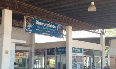 Karina Arrieta :  “ Seguimos esperando  para arreglar los baños ”