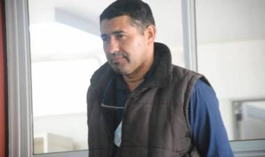 El Dr Guillermo Centurión, está a cargo del Hogar de Tránsito Canino "Ana Aguirre"