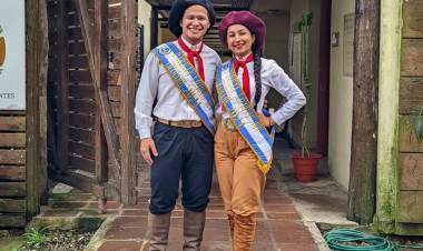 Mercedes recibió la visita de la Pareja Nacional del Chamamé