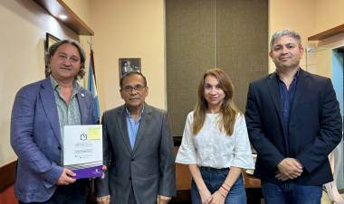 Comenzará en el hospital y CAPS de Mercedes: El ministro Cardozo firmó convenio con la Universidad Nacional