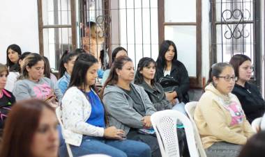 Charlas : Promoviendo la salud mental en niños, niñas y adolescentes en Mercedes
