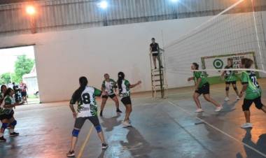 Mercedes : Inició el campeonato local de Newcom