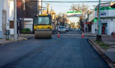 Mercedes : El Gobierno de la Provincia Comenzó el reasfaltado de 28 cuadras en la ciudad 