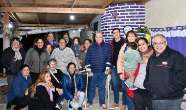 Mercedes : Caly Sánchez visitó a vecinos del B° Castello