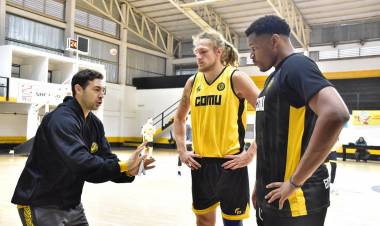 Mercedes:  Comunicaciones arranco su pretemporada con 3 extranjeros 