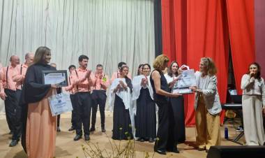 Mercedes en Canto brillo en el Teatro Cervantes