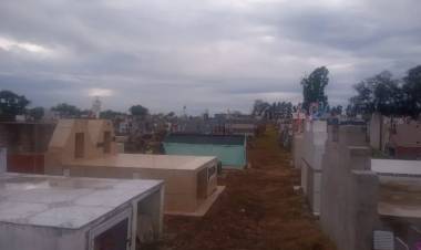 Tareas de mantenimiento en el Cementerio “ La Merceded”