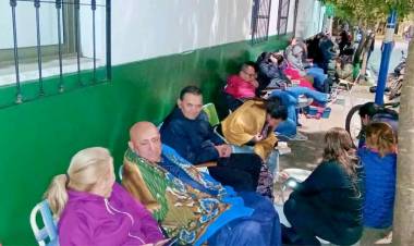 Mercedes: Largas colas para la inscripción de ingresos a la UPM