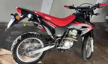 Recuperaron en Mariano I Loza  una motocicleta con pedido de secuestro en Buenos Aires