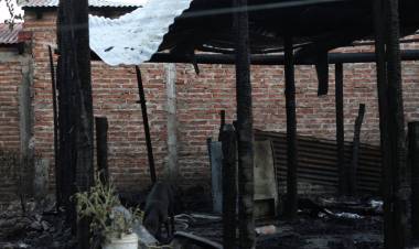 Incendio en el barrio Recodo: avanzan gestiones para brindar una solución habitacional