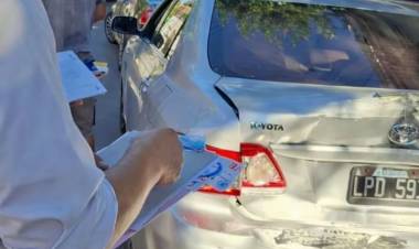 Mercedes : Choque múltiple en el centro: trabajaron Tránsito y Policía 