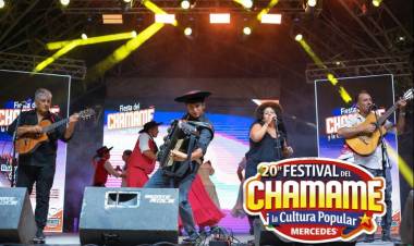 Mercedes dio inicio al 20º Festival del Chamamé y la Cultura Popular