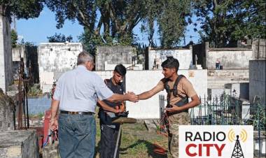El Ejército Argentino respondió a la demanda de limpieza en el cementerio de Mercedes