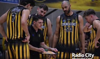 Mercedes se juega una parada clave: Comunicaciones recibe a uno de los líderes de la Liga Argentina