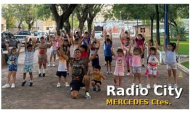 MERCEDES : gran participación en el taller de mini atletismo en Plaza Flores