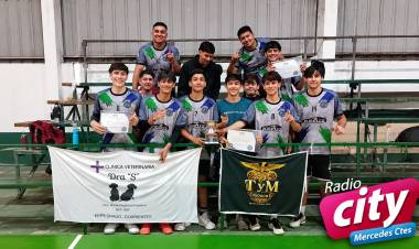 Mercedes: el equipo San Pedro se consagró campeón en Empedrado y sigue dejando en alto al vóley mercedeño