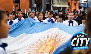 Mercedes celebró el 216° aniversario de la Revolución de Mayo en la plaza central