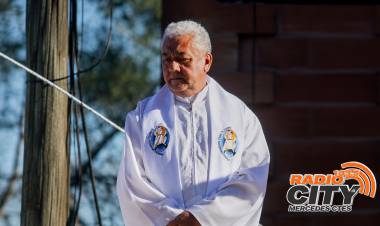 “Mercedes: saludaron al padre Adolfo Gutiérrez en el Día del Párroco”.