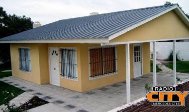 Mercedes: condenaron a una empresa a indemnizar a una familia por graves fallas en una vivienda prefabricada
