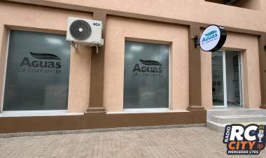 Mercedes: Aguas de Corrientes estrenó nueva oficina comercial sobre calle Rivadavia