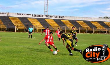 Fútbol de Mercedes: Castello y Comunicaciones protagonizaron un partidazo y empataron 1 a 1
