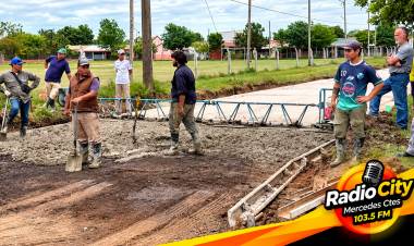 Mercedes: Cemborain anunció que, después de calle Santa Fe, las obras de pavimentación continuarán en el barrio San Pedro
