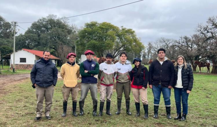 Alumnos de la escuela Agrotécnica de Mercedes  visitaron una importante estancia