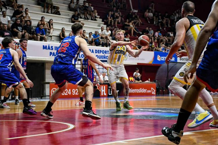 Comunicaciones perdió con Villa San Martin 70-66 en tiempo extra