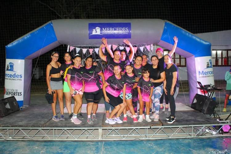 Mercedes : Master Class De Zumba En El Mes De La Mujer