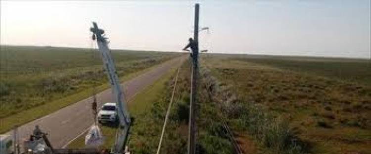 Concluyo el reemplazo de columna en la línea 33.2 Kv. que une Mercedes y Mariano I Loza