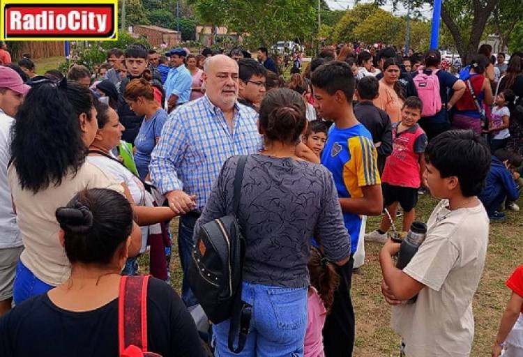 Mercedes : Ricardo Colombi encabezo el operativo de salud en la Plaza del Bicentenario
