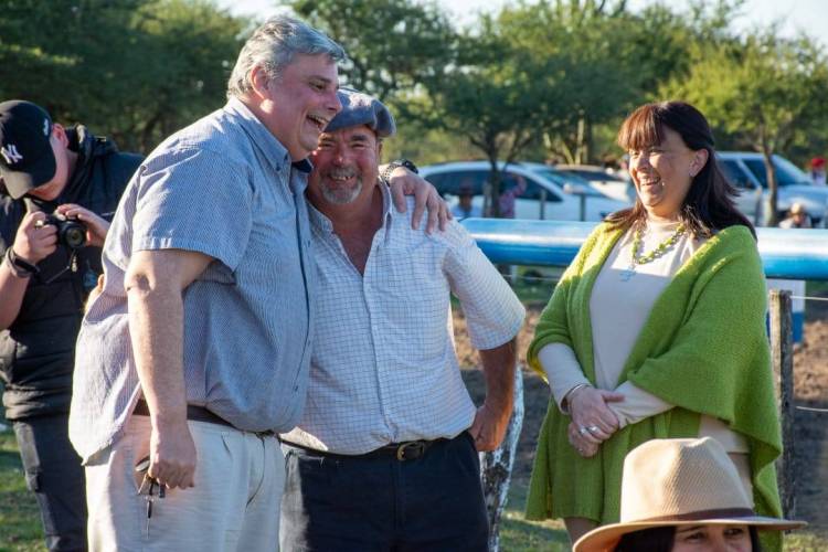 En Campaña! Juana y Virgilio participaron de un evento en paraje Boquerón