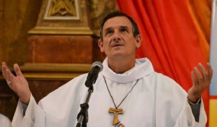 Adolfo R Canecín “Mientras se pierdan chicos de nada va a servir tener templos bellos”