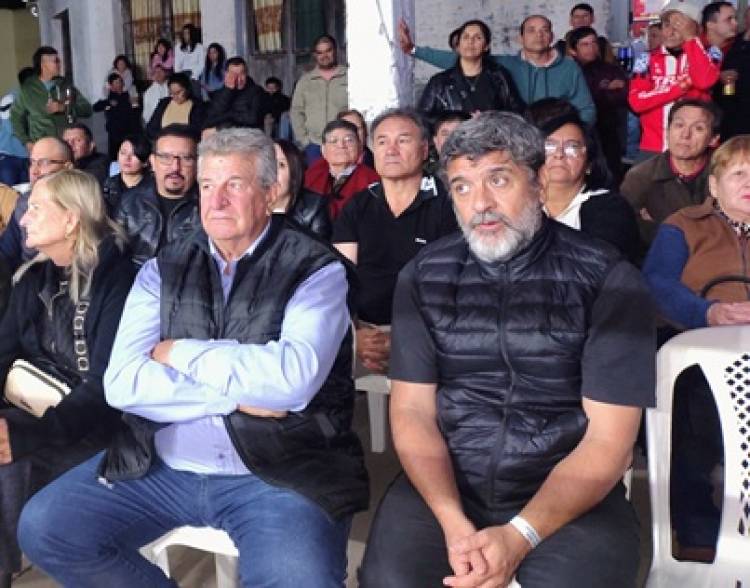 Mercedes : Víctor Cemborain apoyando al deporte 