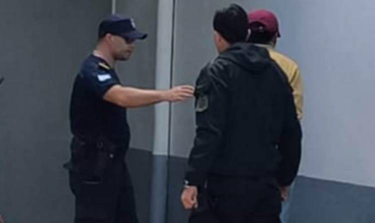 Mercedes : La Policía detuvo a  2 personas que intentaban viajar con municiones y un arma de fuego