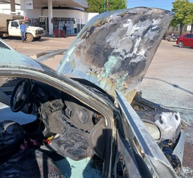 Principio de incendio a pocos metros de un Estacion de Servicios  en Mercedes