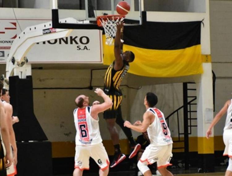 Mercedes : Comunicaciones perdió ante Sportivo Suardi y cedió su invicto en casa