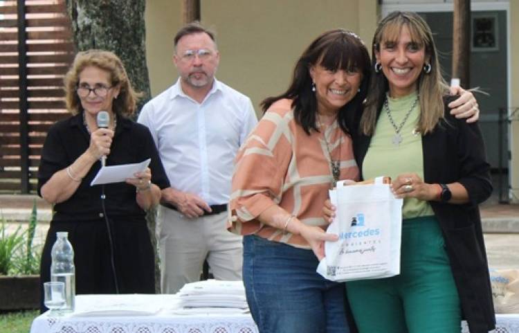 Mercedes : Mariana Torres deja la Dirección de Educación tras cuatro años de gestión