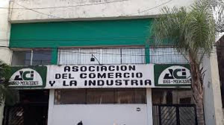 Comercios de Mercedes: polémica por el cierre a las 19 hs los días 24 y 31