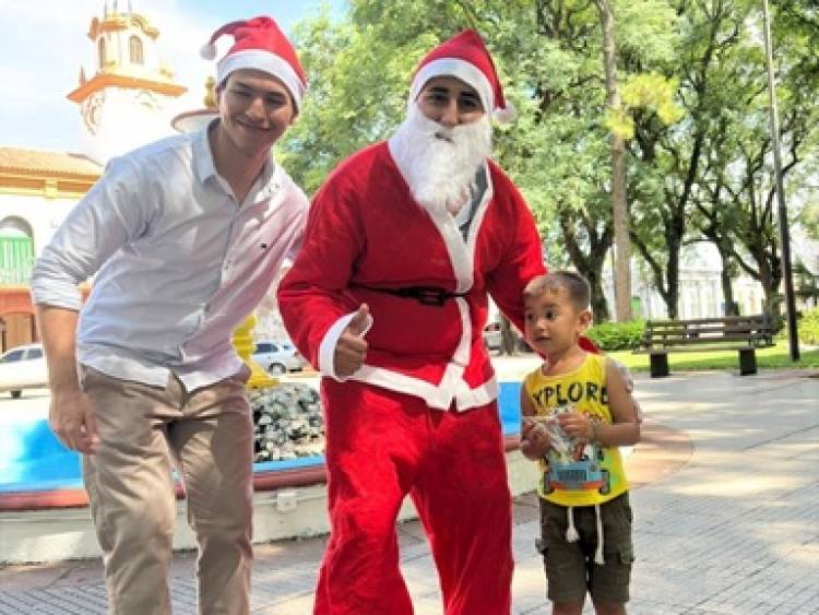 Mercedes :Gran jornada solidaria en la Plaza 25 de Mayo