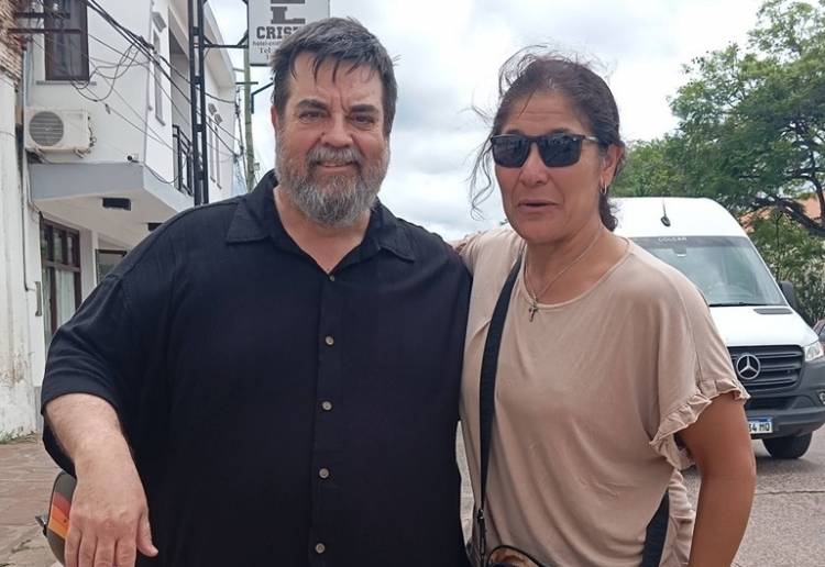 Carlos Portaluppi de visita en Mercedes: saludos, fotos y el cariño de su gente