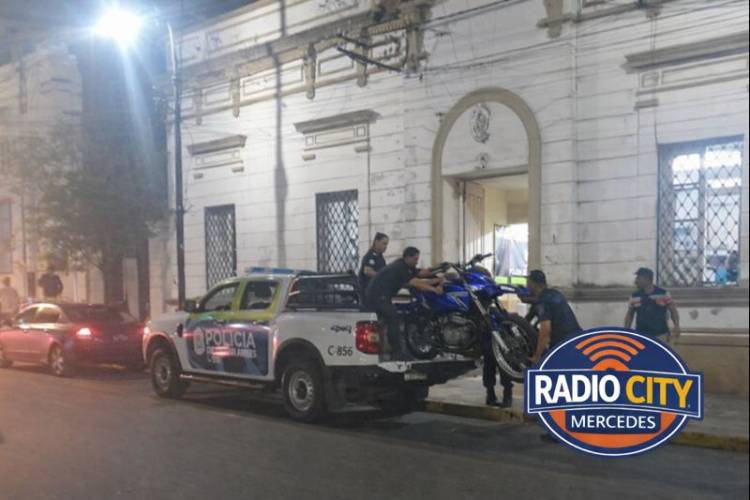 Secuestran una motocicleta  durante un operativo policial en Mercedes