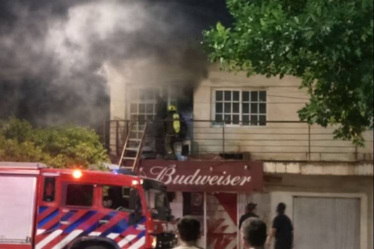 Incendio en un departamento de Mercedes dejó importantes daños materiales