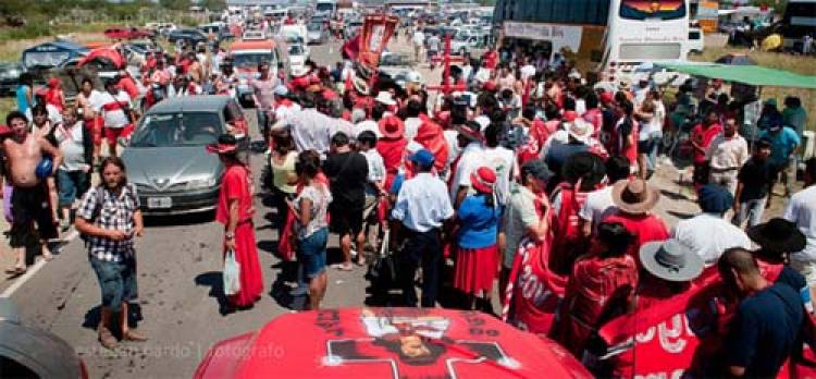 Cruz Gil: esperan más de 400 mil personas y ya hay filas de hasta un kilómetro