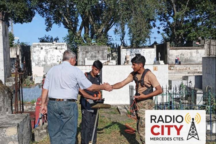 El Ejército Argentino respondió a la demanda de limpieza en el cementerio de Mercedes