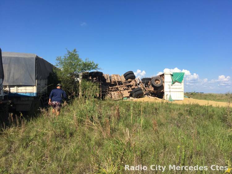 Mercedes: dos camiones protagonizaron un siniestro sobre Ruta 40 y hubo importantes daños