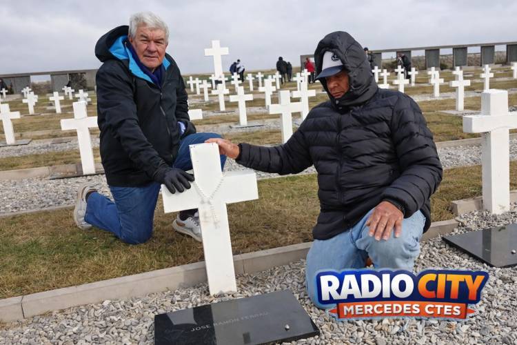 MERCEDES: profundo homenaje en Malvinas, veteranos regresaron y visitaron la tumba del soldado Ferraú