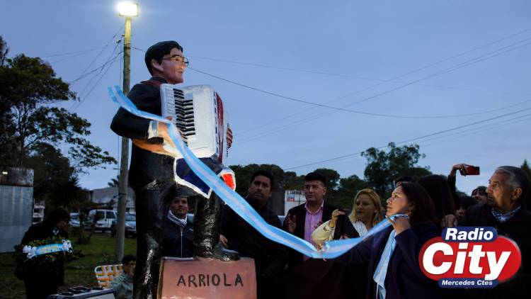Mercedes homenajeó a Hugo Miguel Arriola con música, emoción y un monumento a su legado.