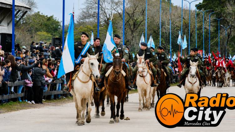Mercedes celebró sus 194 años con anuncios de viviendas, obras y un gran desfile cívico-militar.