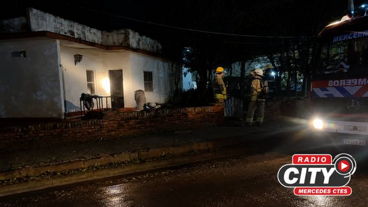Mercedes: un incendio en una vivienda fue controlado por la rápida intervención de los Bomberos
